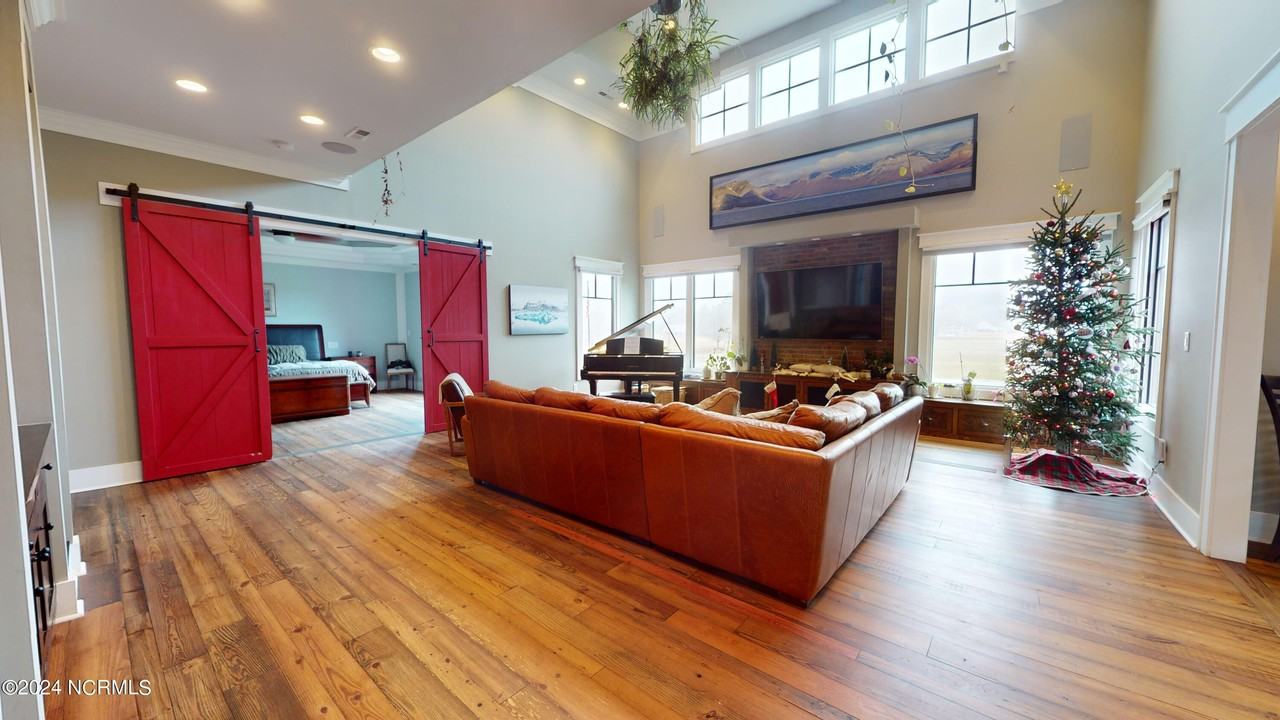 1000 Lakebay Rd - Photo 2 of 46