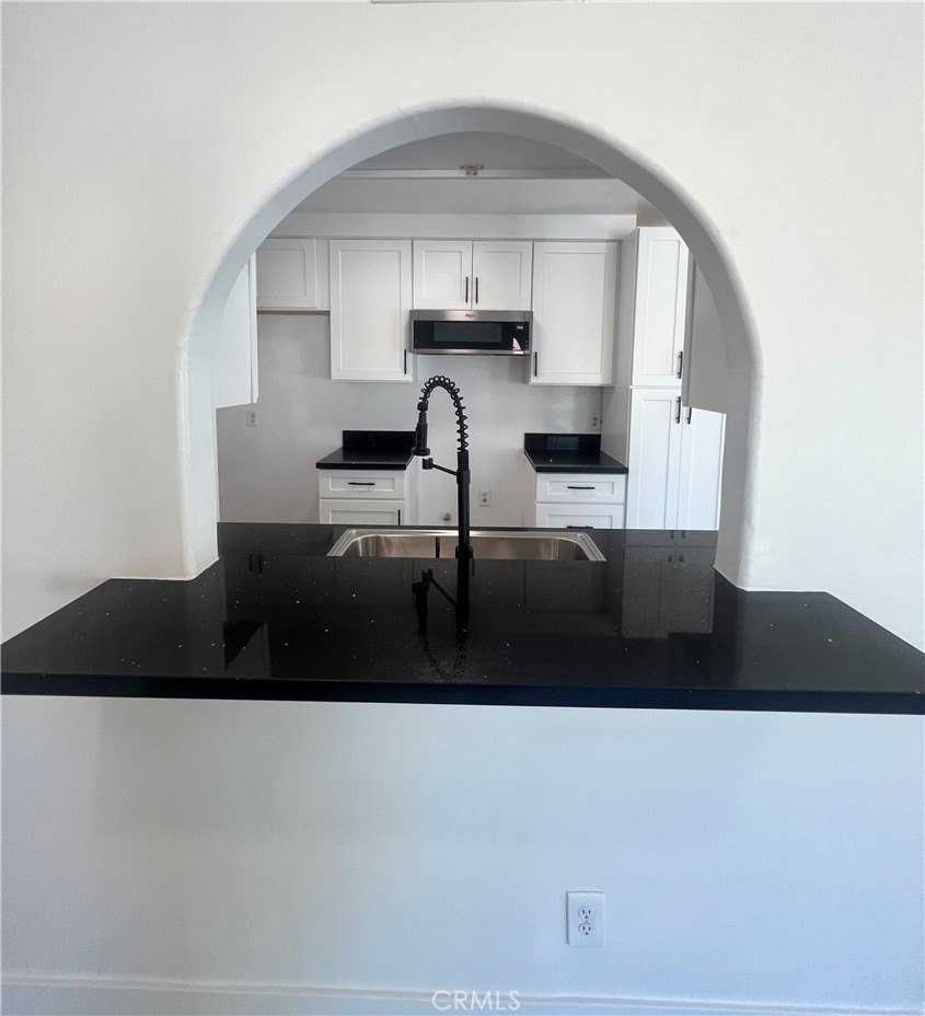 2001 E Aroma Dr - Photo 6 of 14