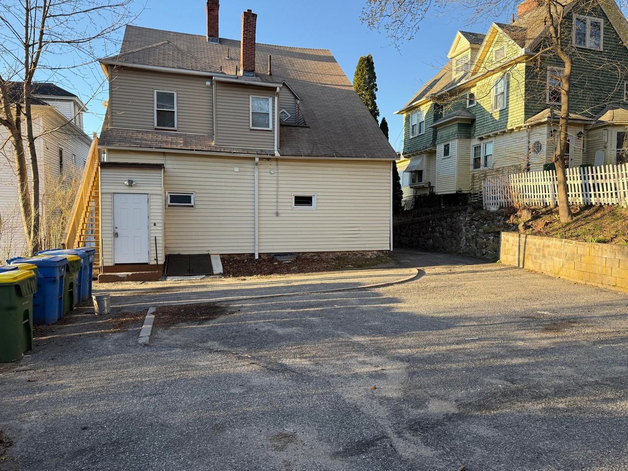 47 Chapman Ave - Photo 2 of 4