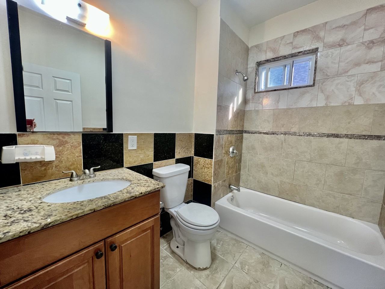 1691 North Ave - Photo 2 of 26