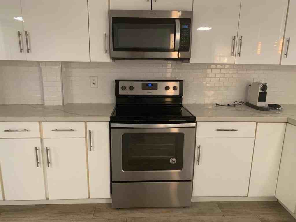 6475 W Oakland Park Blvd #401 - Photo 3 of 26