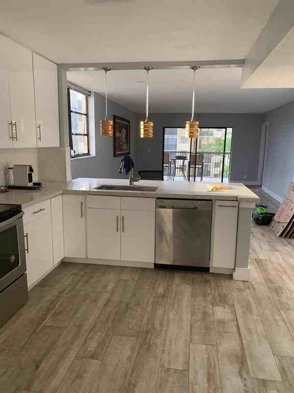 6475 W Oakland Park Blvd #401 - Photo 4 of 26