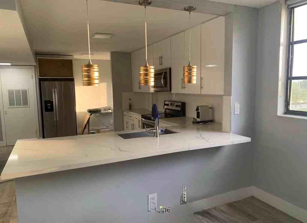 6475 W Oakland Park Blvd #401 - Photo 5 of 26