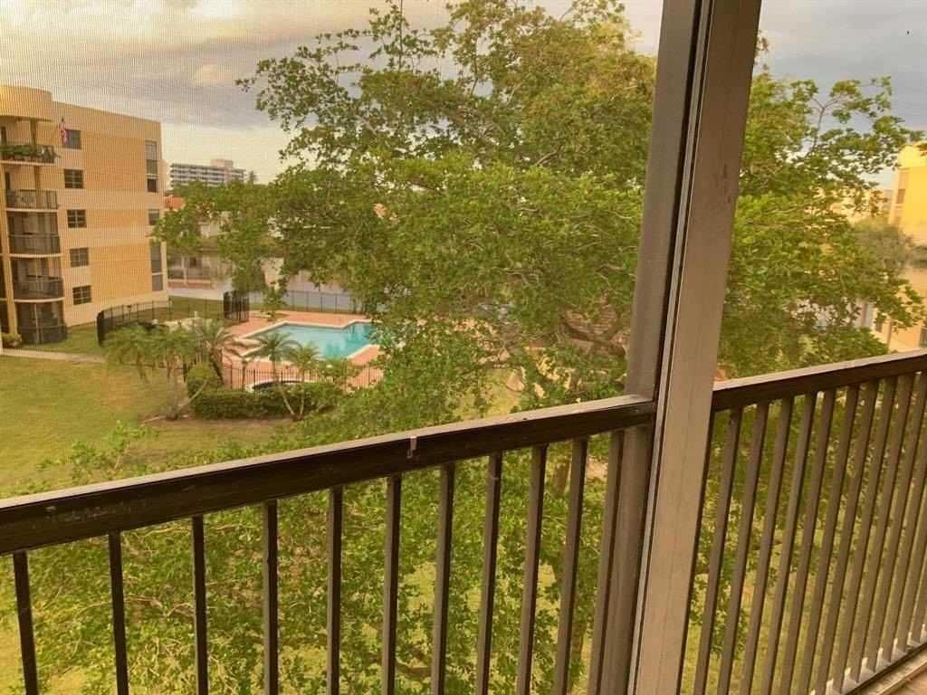 6475 W Oakland Park Blvd #401 - Photo 7 of 26