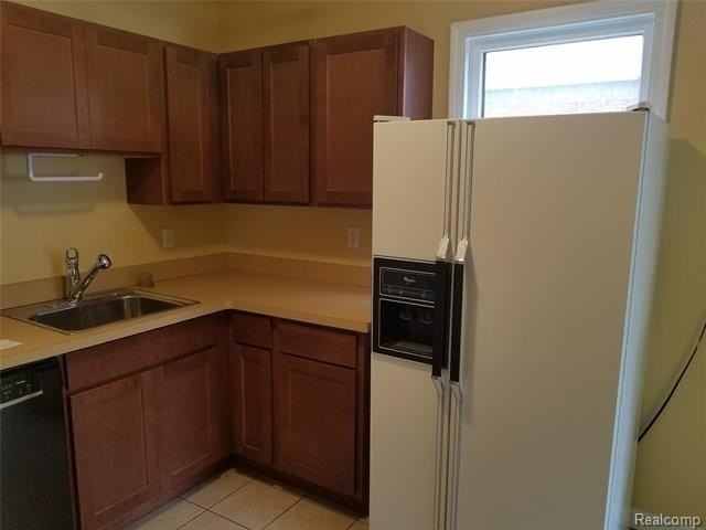 361 W Webster St - Photo 6 of 12