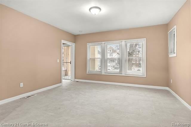 1039 N Rademacher St - Photo 3 of 21