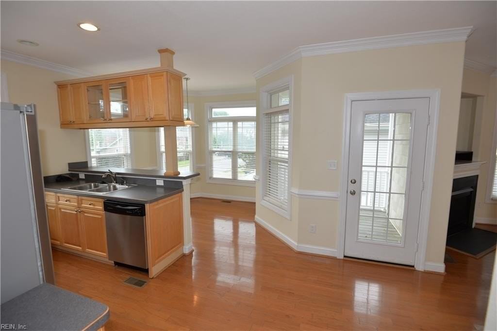 708 13th Street - Photo 2 of 31