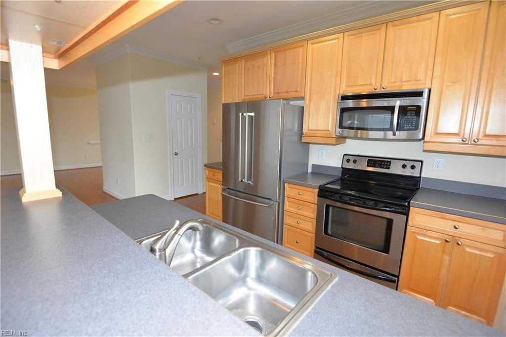 708 13th Street - Photo 4 of 31