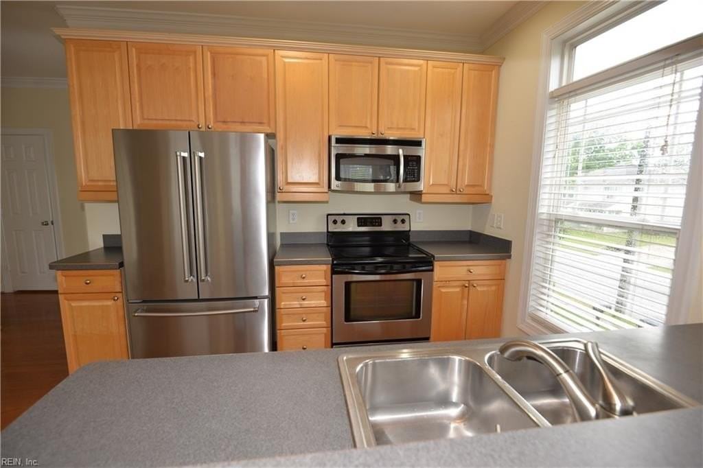 708 13th Street - Photo 5 of 31