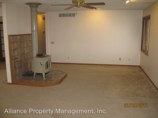 5005 Vista Acres Dr - Photo 3 of 8