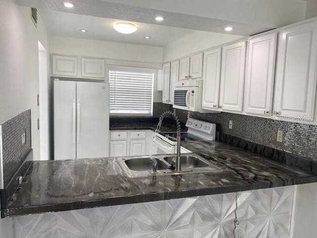 1820 Amberly Ave - Photo 3 of 12