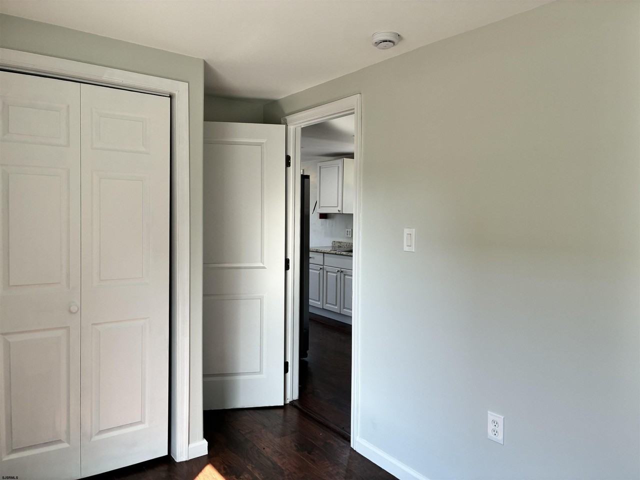 131 Pacific Ave - Photo 7 of 9