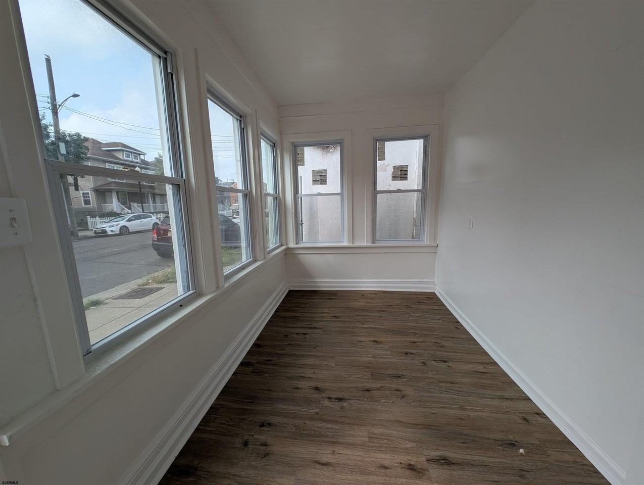 1111 Adriatic Avenue - Photo 5 of 22