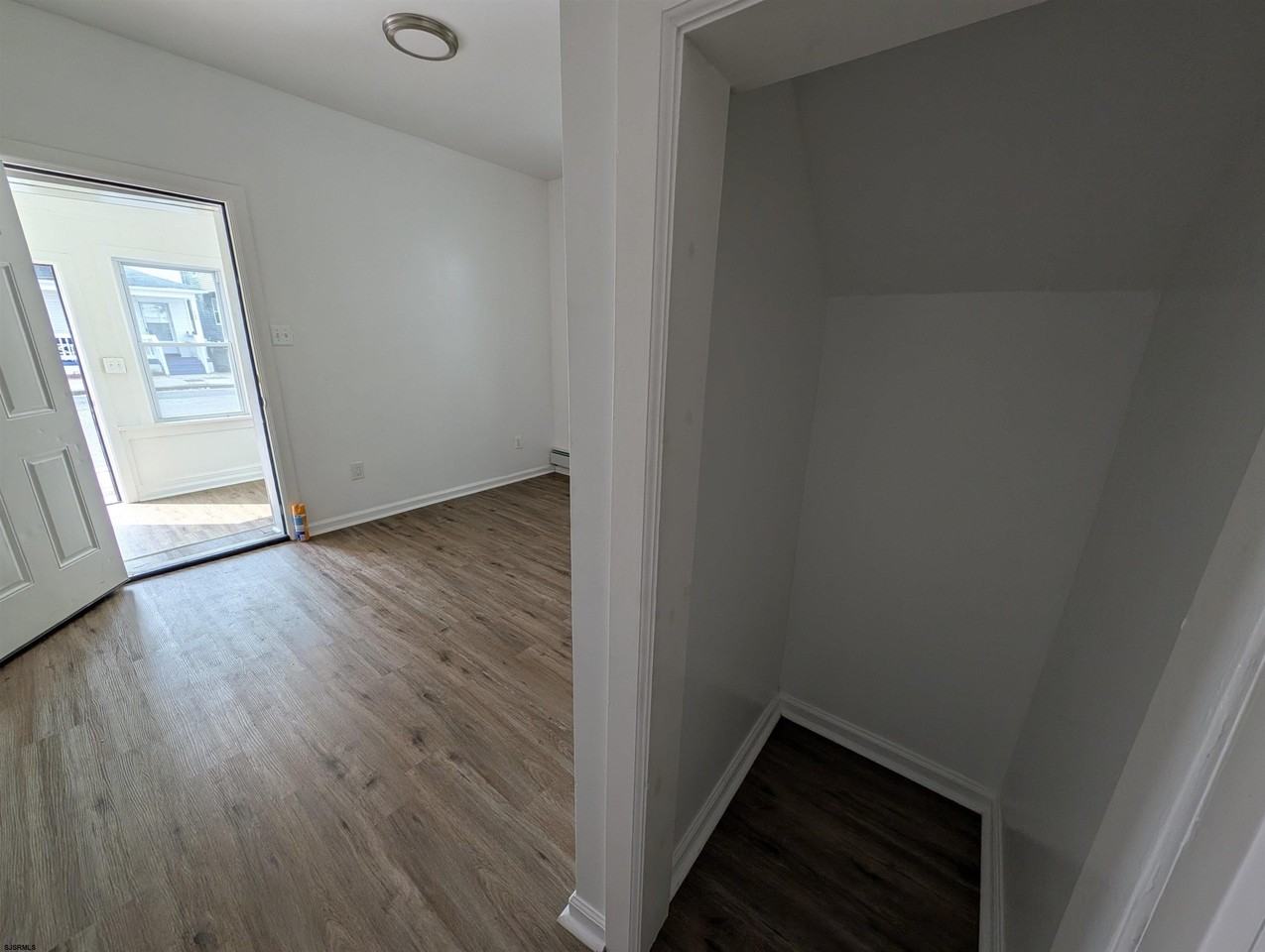 1111 Adriatic Avenue - Photo 7 of 22