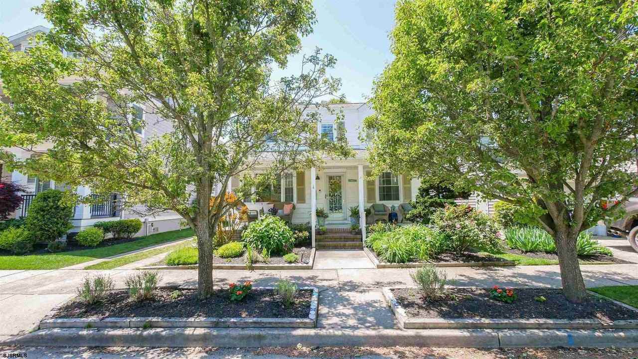 110 N Pembroke Ave - Photo 2 of 25