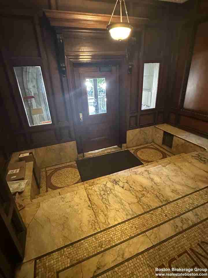 857 Beacon St #B2 - Photo 4 of 6