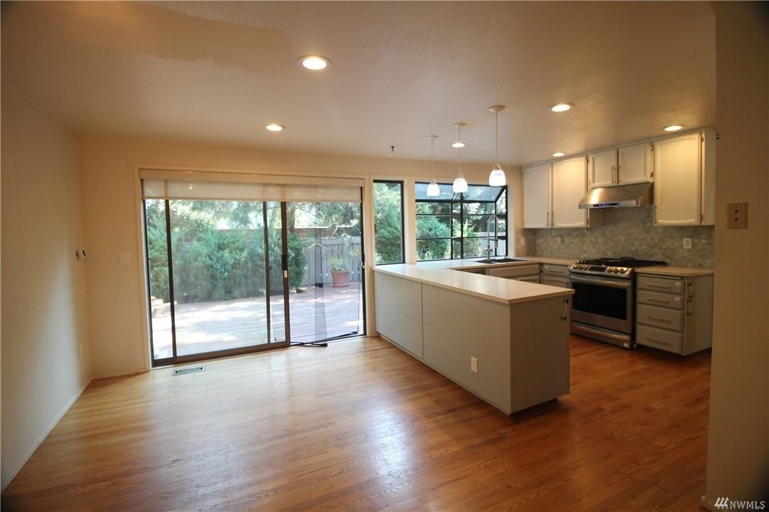 1620 159th Pl Ne - Photo 2 of 10