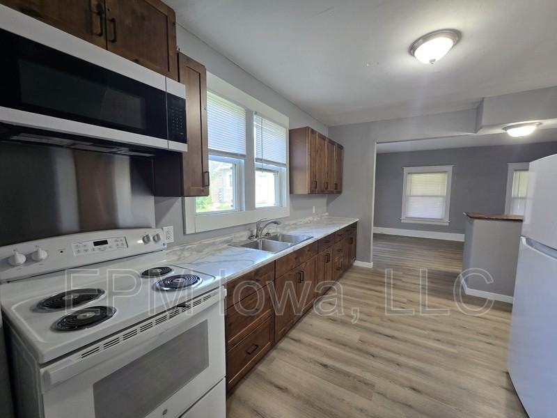 1901 Johnson Ave Nw - Photo 3 of 20