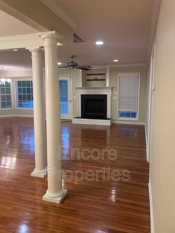 3384 Carolina Way - Photo 4 of 21
