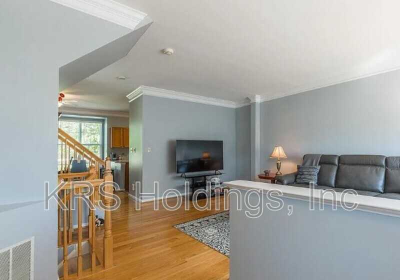 3947 Hartlake St - Photo 3 of 19