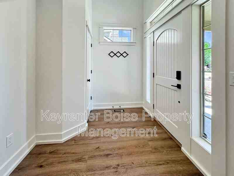 1235 N Forestdale Pl - Photo 3 of 23