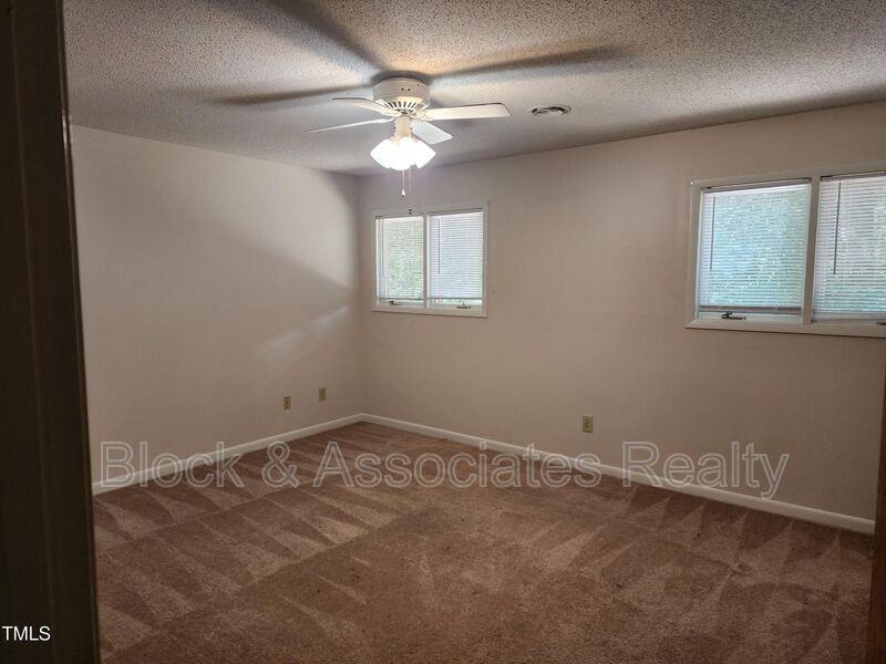 3304 Boulder Ct - Photo 6 of 19