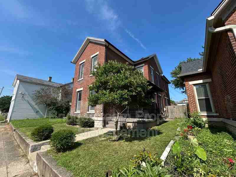 266 Mcclure St - Photo 2 of 15