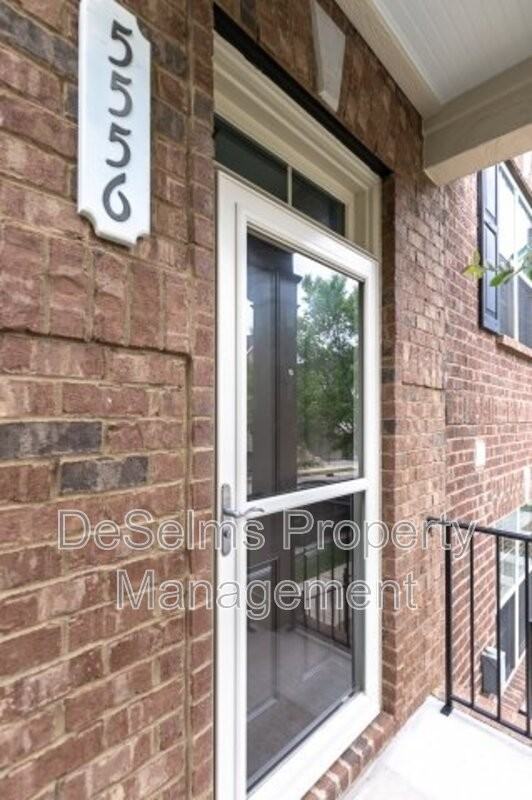 5556 Prada Dr - Photo 6 of 41