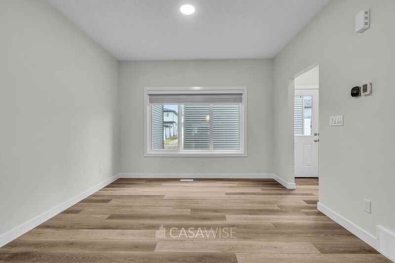1077 Berg Pl - Photo 3 of 22