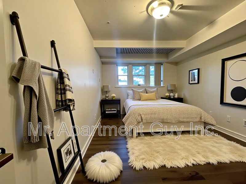 2 Balsam Ave S #3 - Photo 2 of 6