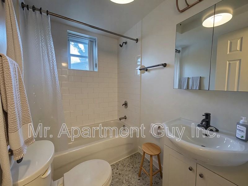 2 Balsam Ave S #3 - Photo 6 of 6