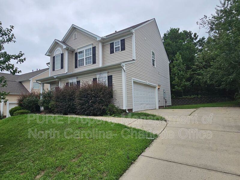 7227 Tanners Creek Dr - Photo 5 of 38