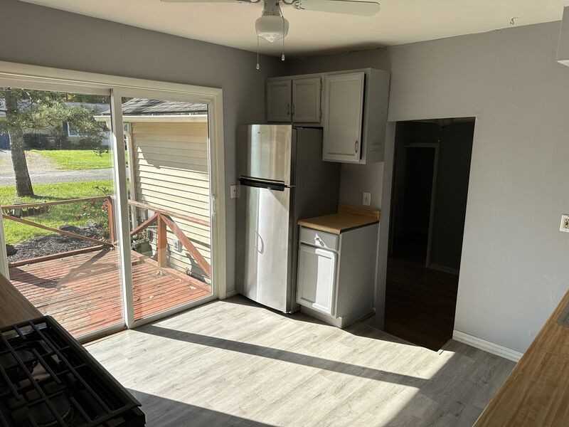 17674 Lakewood Ave - Photo 2 of 26