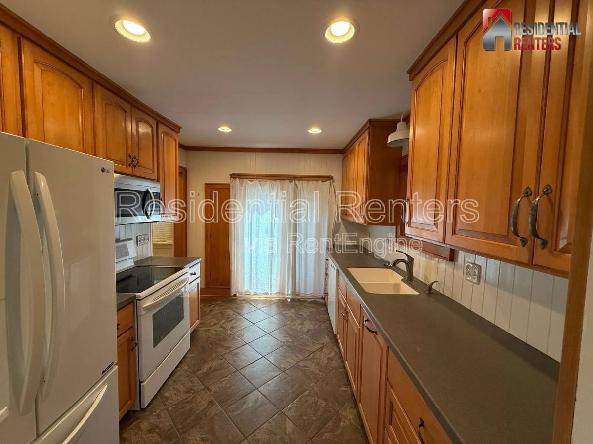 2185 N 70th St - Photo 2 of 10