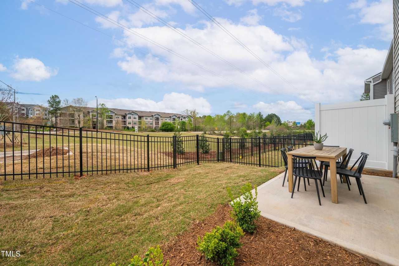 7610 Waypond Ct - Photo 3 of 18