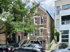 featured image of 2341 N Leavitt St #CH