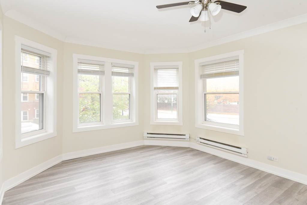 1417 W Hutchinson St #1 - Photo 5 of 21