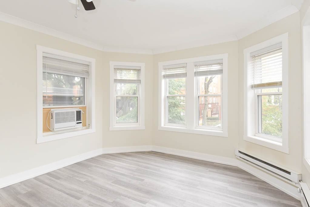 1417 W Hutchinson St #1 - Photo 6 of 21