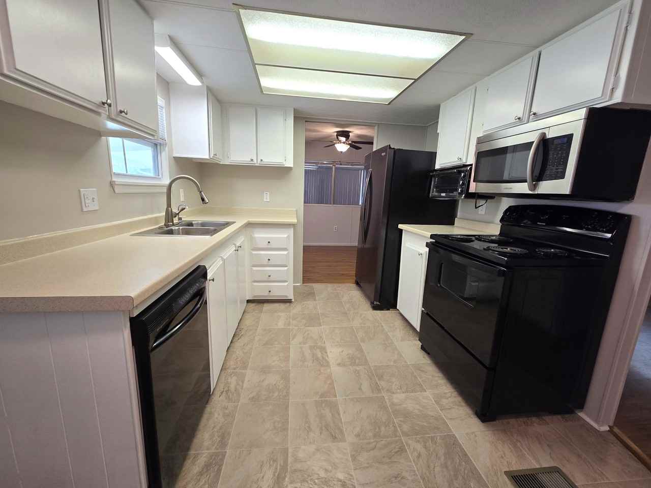 7374 First Circle Dr - Photo 3 of 21