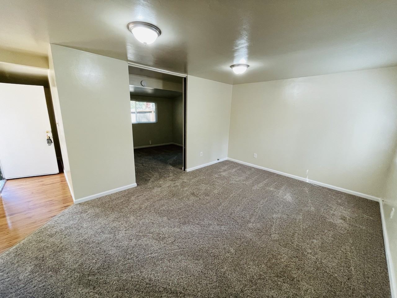 2536 Fountain Ave - Photo 2 of 13