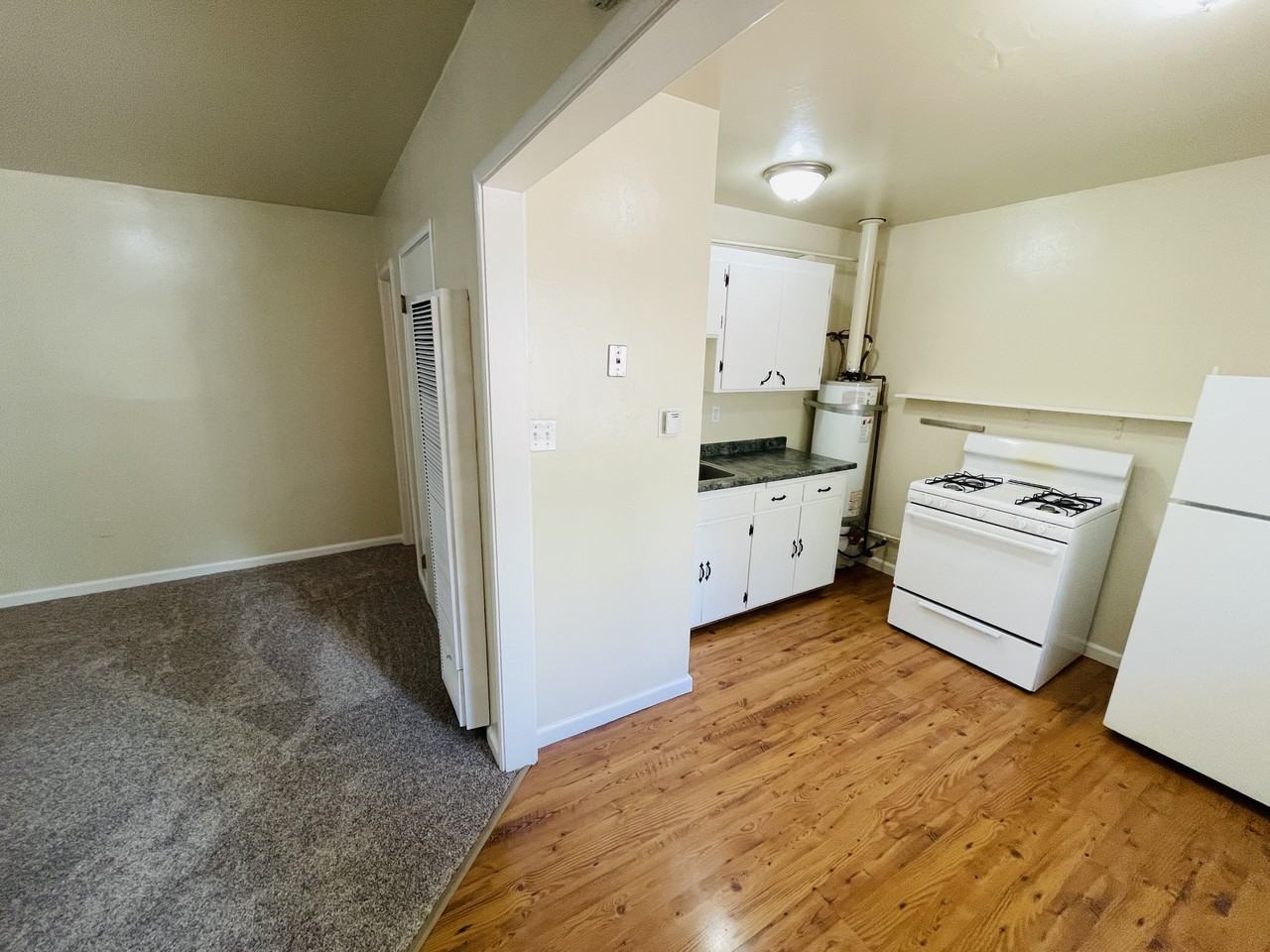 2536 Fountain Ave - Photo 5 of 13