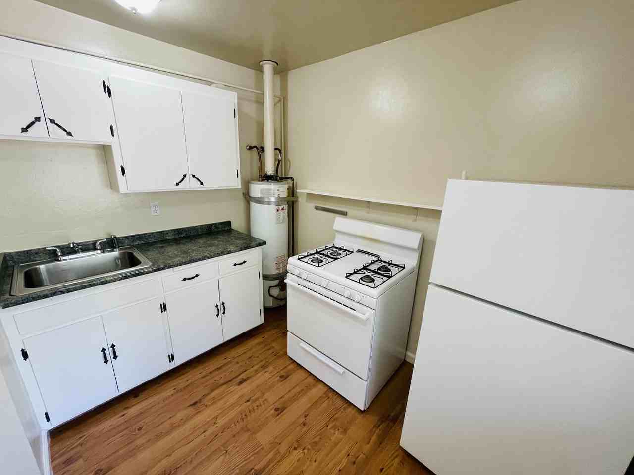 2536 Fountain Ave - Photo 6 of 13