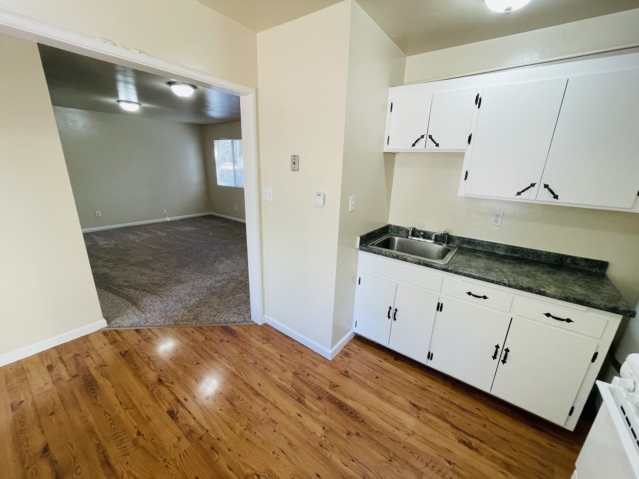 2536 Fountain Ave - Photo 7 of 13