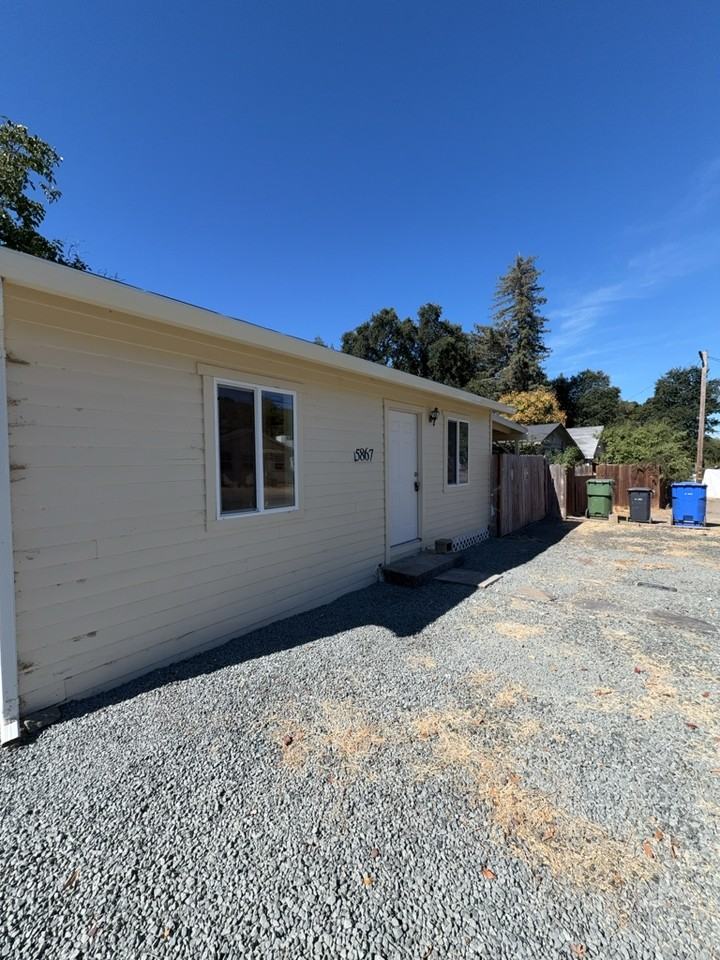 5867 Grove St - Photo 2 of 18