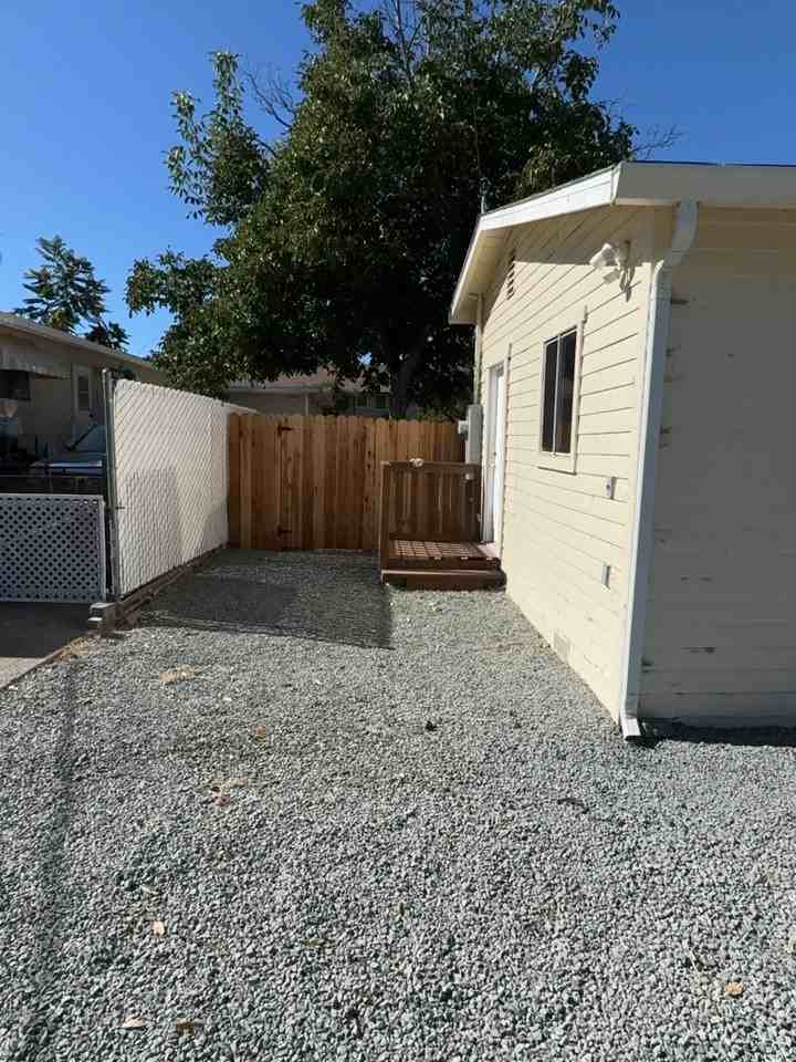 5867 Grove St - Photo 3 of 18