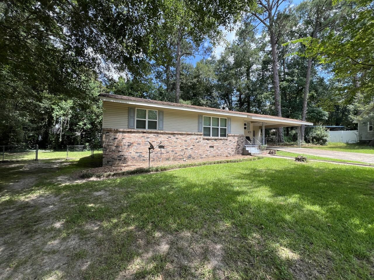 105 Rainbow Cir - Photo 2 of 15