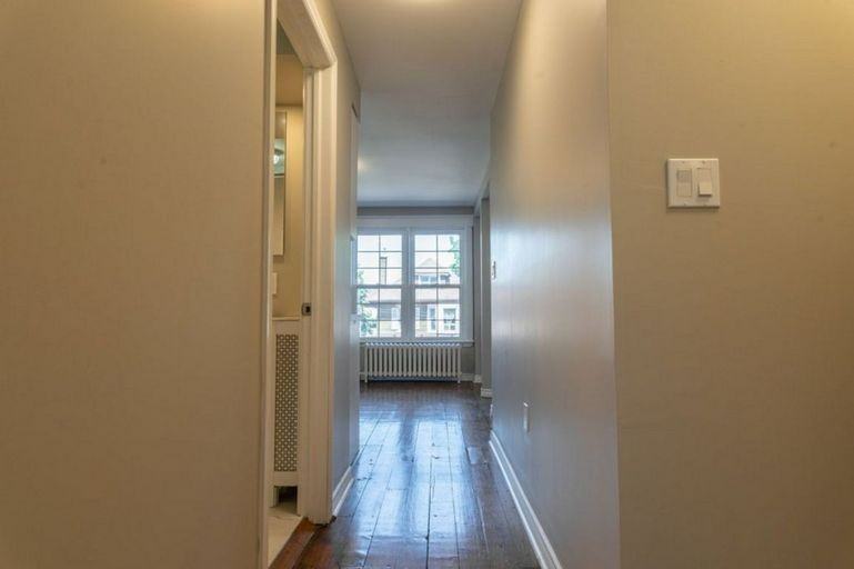 109 Spadina Avenue - Photo 2 of 11