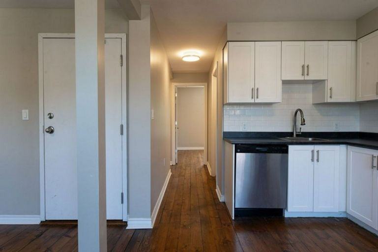 109 Spadina Avenue - Photo 3 of 11