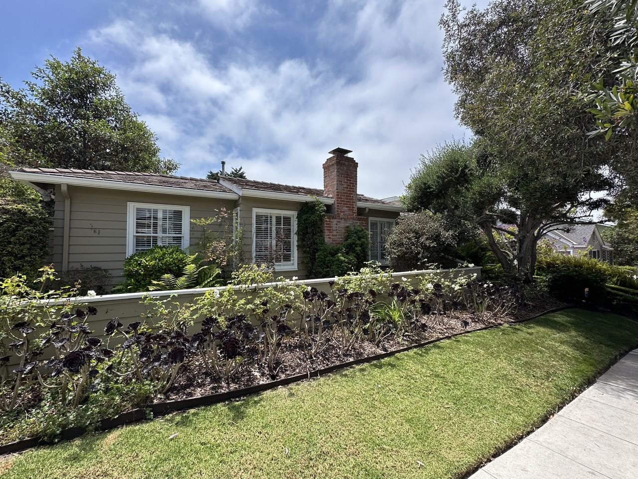 1127 Virginia Way #NA - Photo 3 of 24