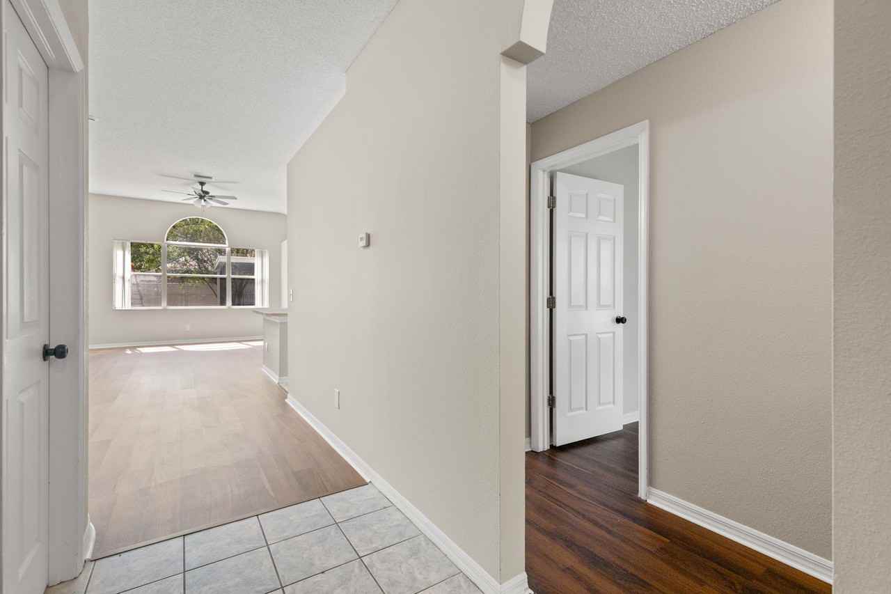 13416 Sunvale Pl - Photo 3 of 23